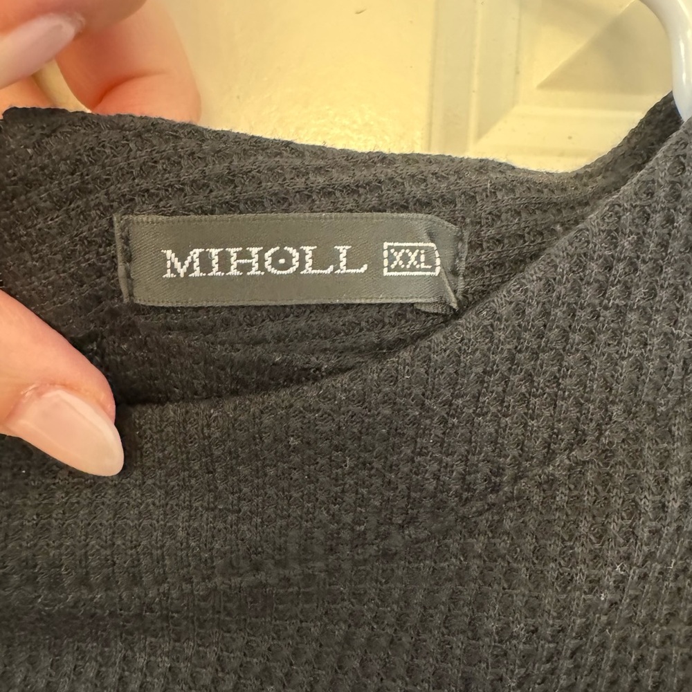 Black Waffle Weave Lace Sleeve Top - Picture 6 of 7